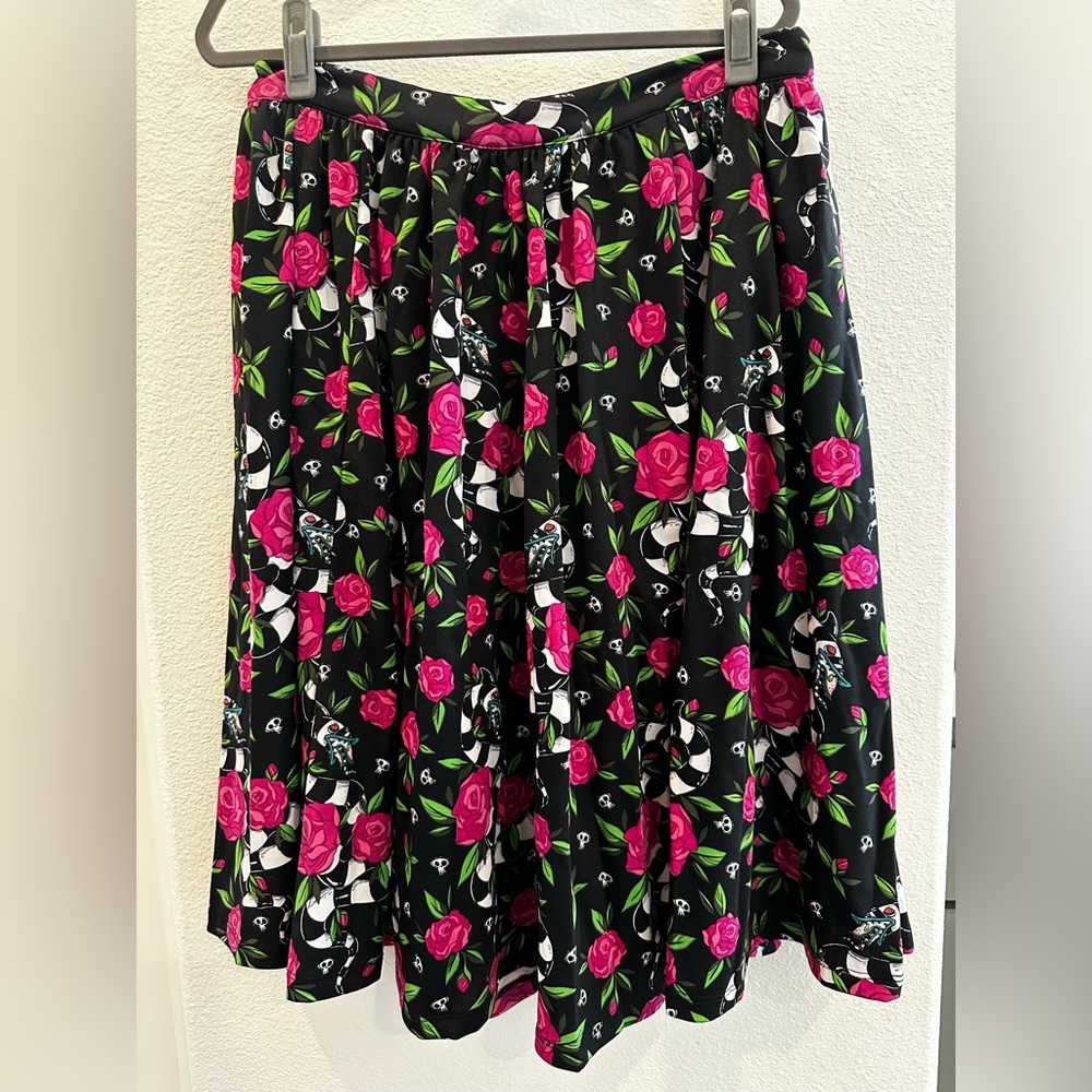 Vixen by Micheline Pitt Beetlejuice Sandworms Roses Swing Skirt size XL - Picture 2 of 4
